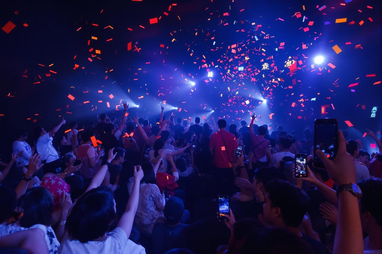 《星河漫漫》全球票房突破30亿，创午夜影视历史新高